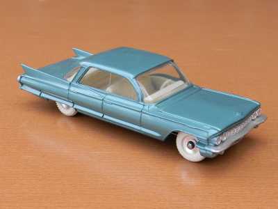 Diecast for today 1/5/22 – Dinky No 147 1961 Cadillac Series 62 4