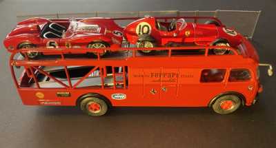 ミニカー Brumm Old Cars Ferrari Race Transporter Old Cars 1956 Fiat Transporter + Brumm 1957 Ferrari race cars