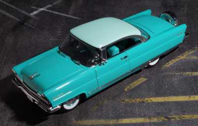 Miniature Neo Scale Models – Lincoln Premiere Hardtop 1956 – Rouge – 1/43