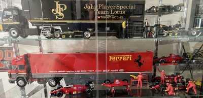 Ferrari Display now complete – Forum 18 – The Diecast Zone Forums